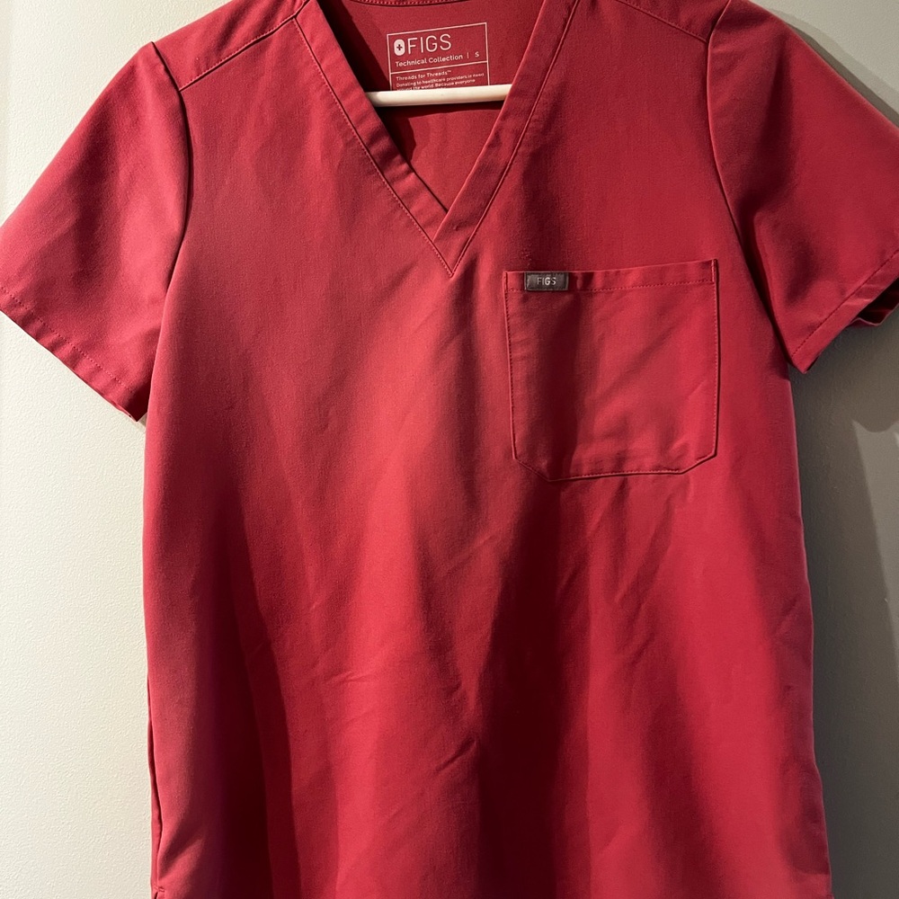 Figs breast cancer pink one pocket